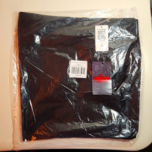 ♥️NWT VINTAGE TORRID LEGGING - DEMOGORGON STRANGER THINGS LEGGING PLUS SIZE - Picture 6 of 11